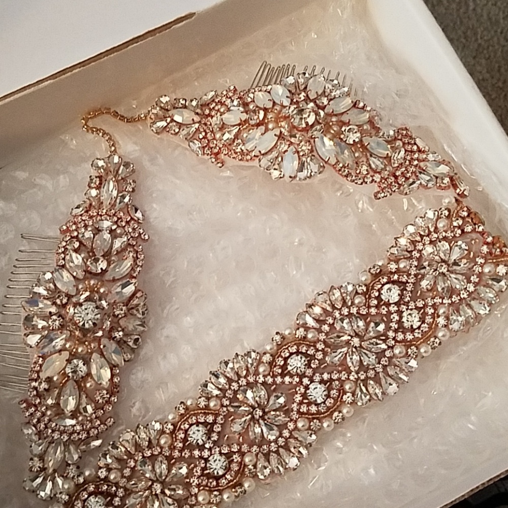 BRIDAL.Custom rose gold hair piece and belt